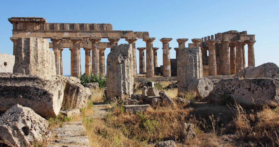 Failaka Island Day Trip: Time Travel & Tranquility