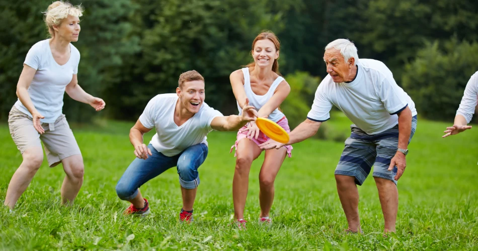 Tranquil Shores: A Peaceful Day on Green Island