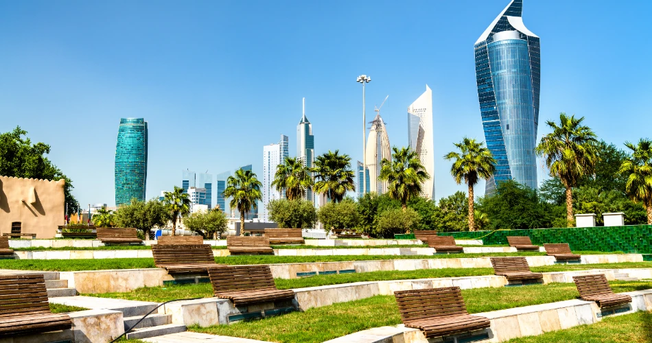 Tranquil Shores: A Peaceful Day on Green Island